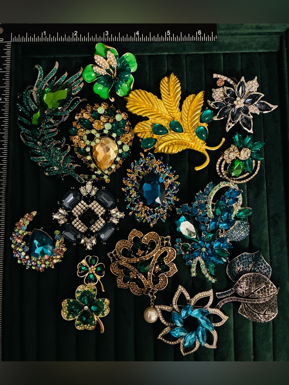 15 Pieces Blue Green Brooch Lot Sparkling Heavywork Flower Mixed